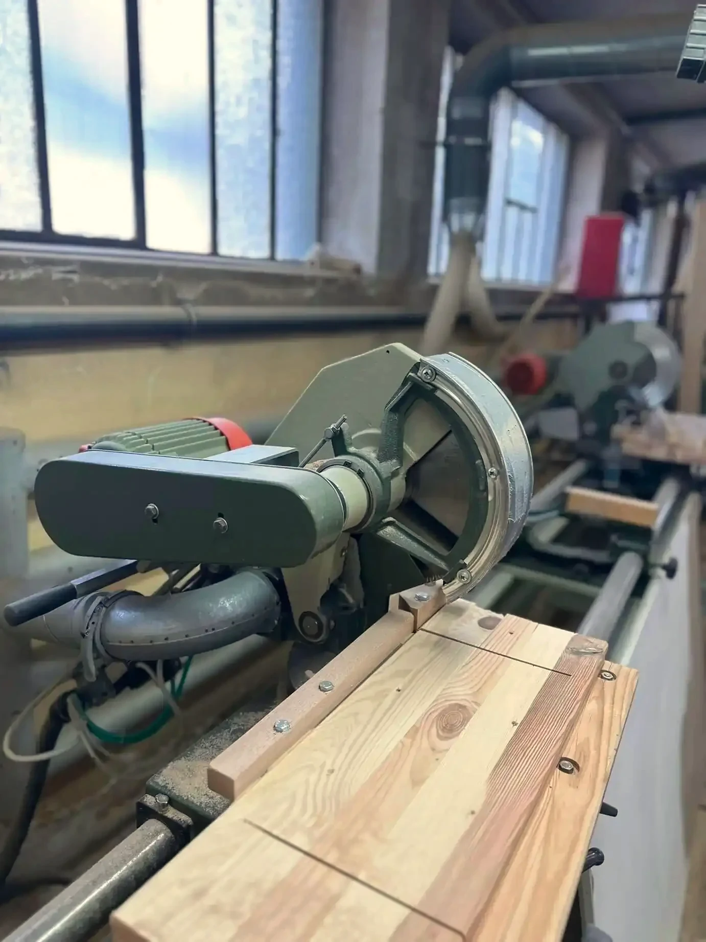 O nas 3 maszyny-produkcja-tartak-tm-1